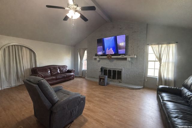 1155 Jones, Kingsbury, TX 78638