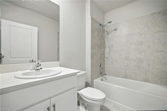 2465 NW 9th ST, Cape Coral, FL 33993