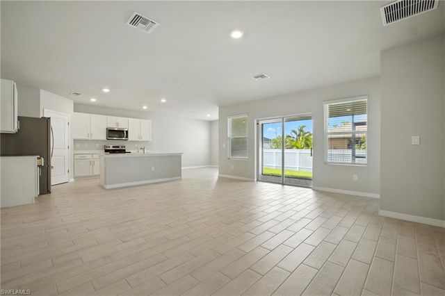 2465 NW 9th ST, Cape Coral, FL 33993