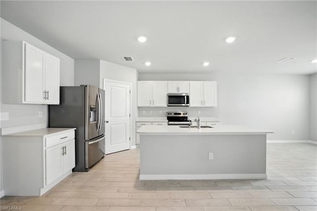 2465 NW 9th ST, Cape Coral, FL 33993