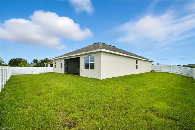 2465 NW 9th ST, Cape Coral, FL 33993