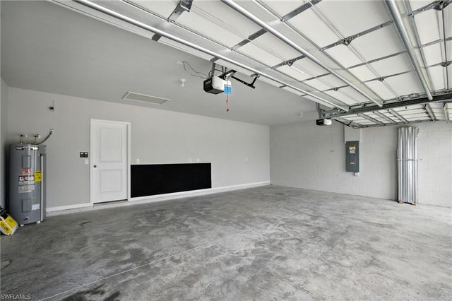 2465 NW 9th ST, Cape Coral, FL 33993
