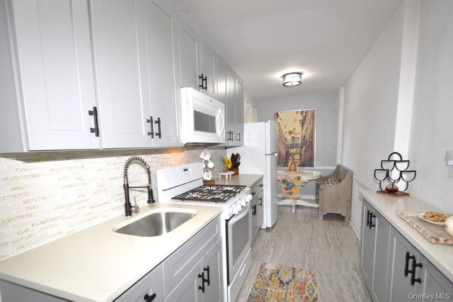 19 Abeel Street 2E, Yonkers, NY 10705