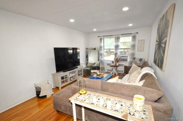 19 Abeel Street 2E, Yonkers, NY 10705