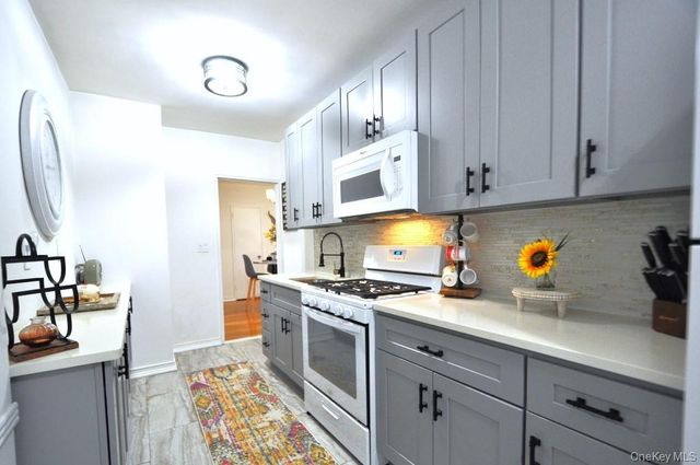 19 Abeel Street 2E, Yonkers, NY 10705