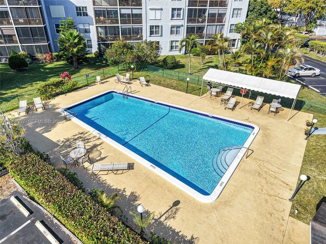 112 Royal Park Dr 3H, Oakland Park, FL 33309