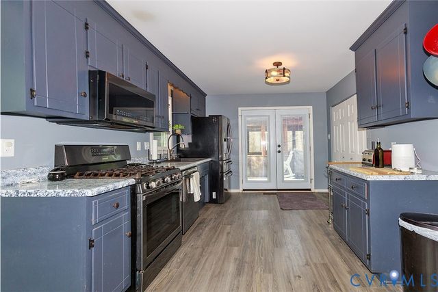 8600 Sunset Knoll Rd, North Chesterfield, VA 23237