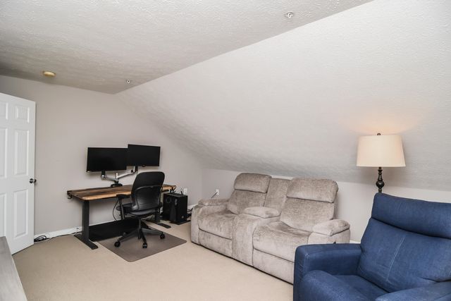 14 Georgetowne Drive, Nashua, NH 03062