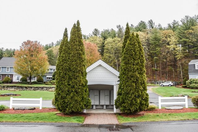 14 Georgetowne Drive, Nashua, NH 03062