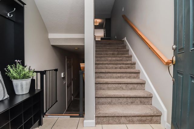 14 Georgetowne Drive, Nashua, NH 03062