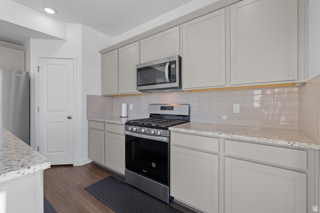 2927 W COASTLINE DR, Syracuse, UT 84075