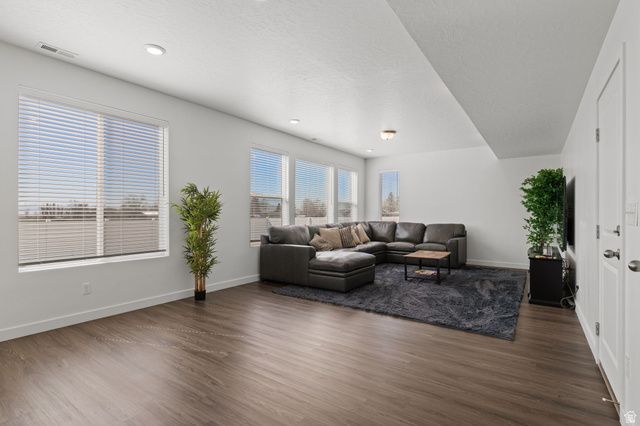 2927 W COASTLINE DR, Syracuse, UT 84075