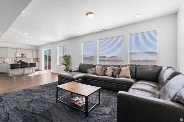 2927 W COASTLINE DR, Syracuse, UT 84075