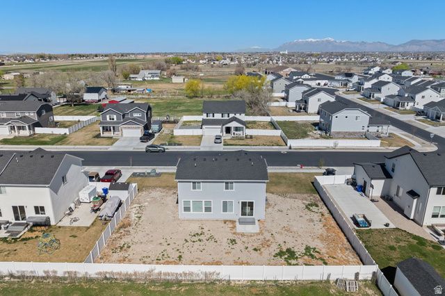 2927 W COASTLINE DR, Syracuse, UT 84075