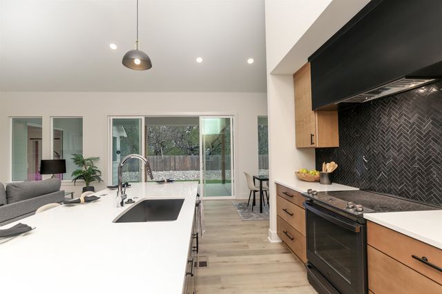 252 S Ciderbluff Cir, Wichita, KS 67052