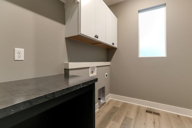 252 S Ciderbluff Cir, Wichita, KS 67052