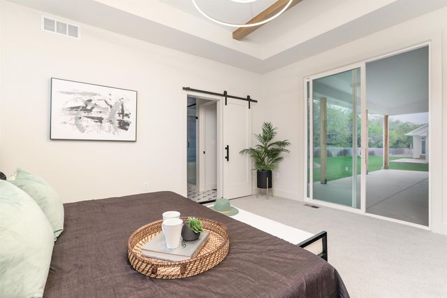 252 S Ciderbluff Cir, Wichita, KS 67052