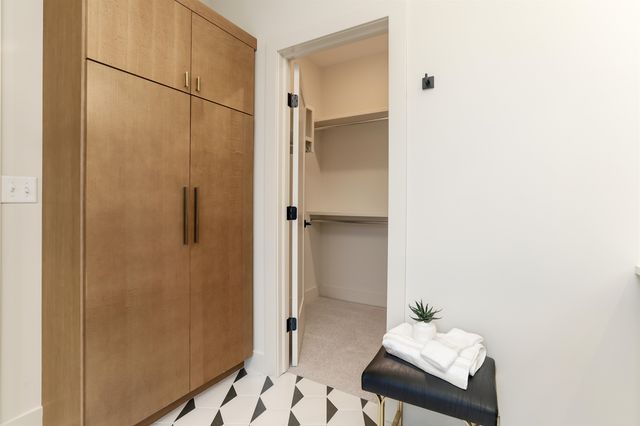 252 S Ciderbluff Cir, Wichita, KS 67052