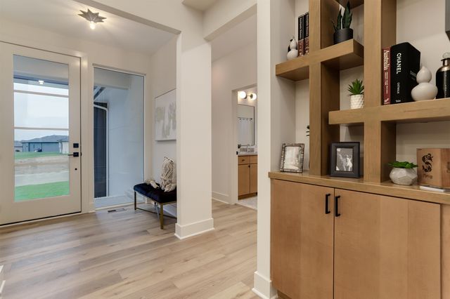 252 S Ciderbluff Cir, Wichita, KS 67052