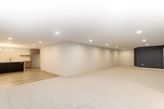 252 S Ciderbluff Cir, Wichita, KS 67052