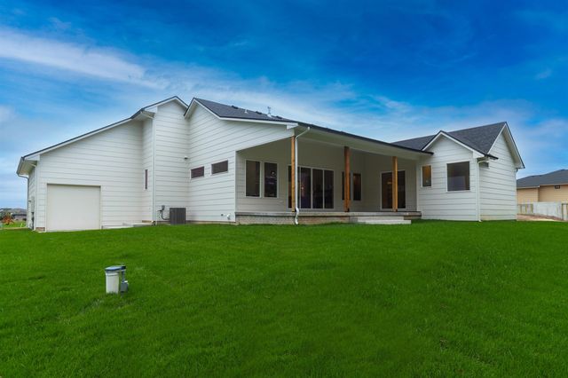 252 S Ciderbluff Cir, Wichita, KS 67052