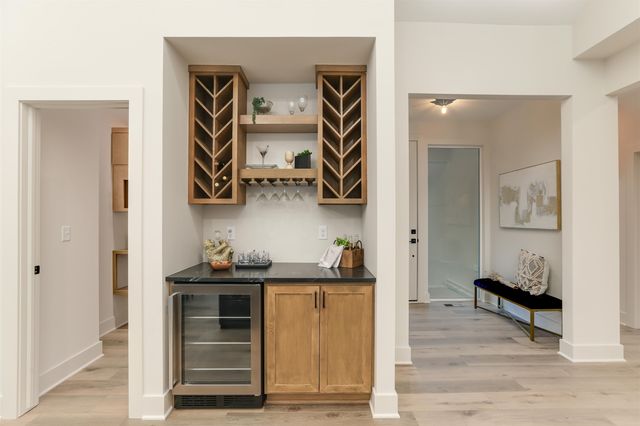 252 S Ciderbluff Cir, Wichita, KS 67052