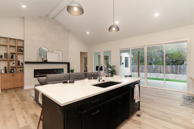 252 S Ciderbluff Cir, Wichita, KS 67052