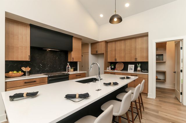 252 S Ciderbluff Cir, Wichita, KS 67052