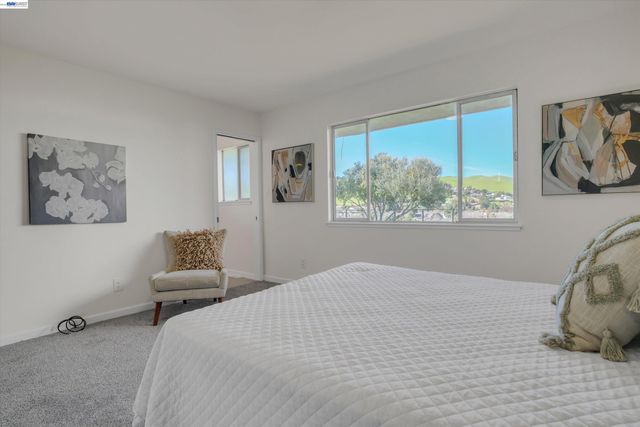 4284 Hillview Dr, Pittsburg, CA 94565