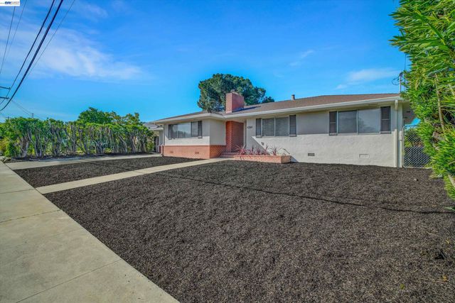 4284 Hillview Dr, Pittsburg, CA 94565