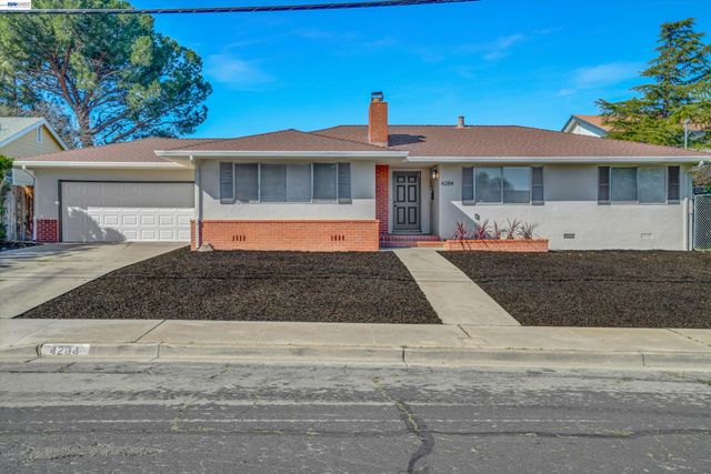 4284 Hillview Dr, Pittsburg, CA 94565