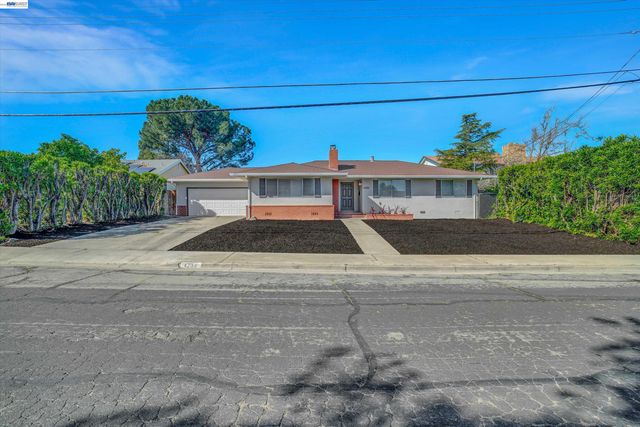 4284 Hillview Dr, Pittsburg, CA 94565