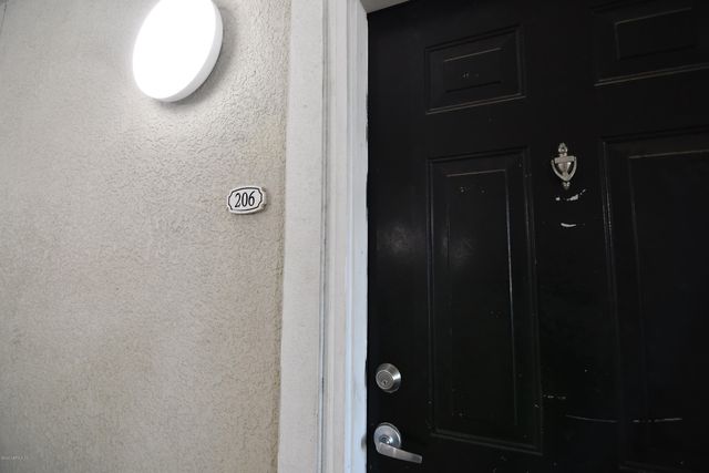 8290 GATE Parkway W 206, Jacksonville, FL 32216