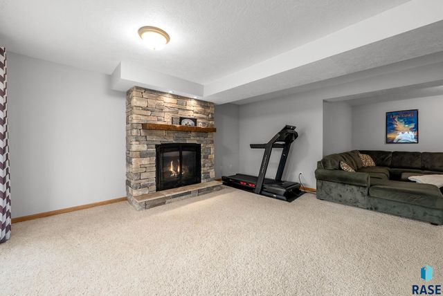 4605 S Kristen Cir Circle, Sioux Falls, SD 57106