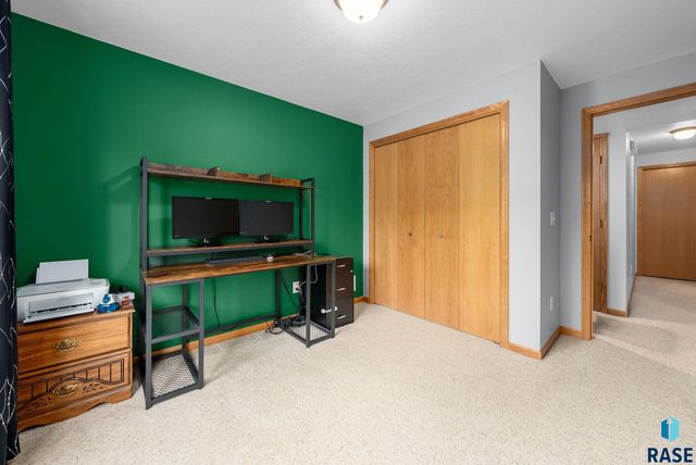 4605 S Kristen Cir Circle, Sioux Falls, SD 57106