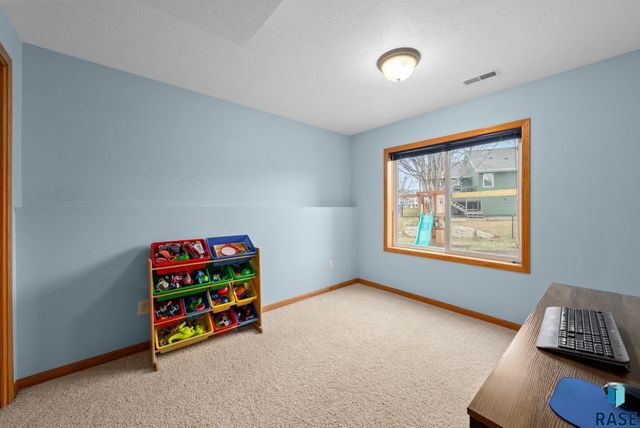 4605 S Kristen Cir Circle, Sioux Falls, SD 57106