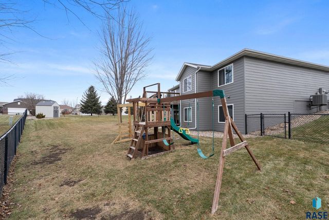 4605 S Kristen Cir Circle, Sioux Falls, SD 57106