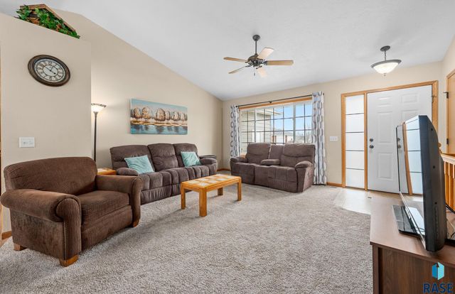 4605 S Kristen Cir Circle, Sioux Falls, SD 57106