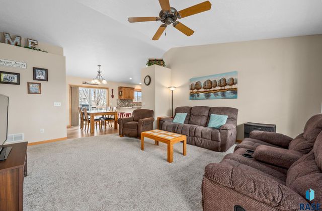 4605 S Kristen Cir Circle, Sioux Falls, SD 57106