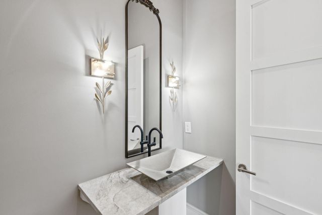 4 Exchange Street, Charleston, SC 29401