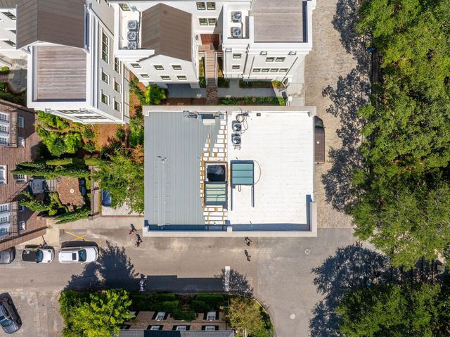 4 Exchange Street, Charleston, SC 29401