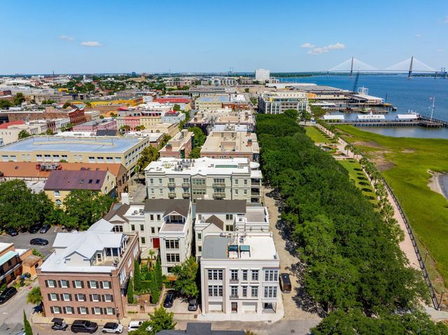 4 Exchange Street, Charleston, SC 29401