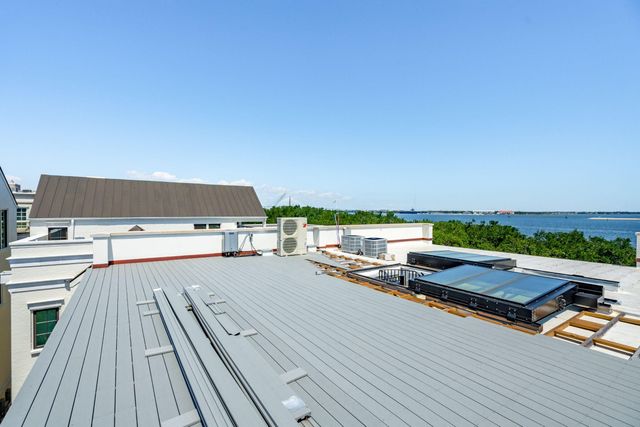 4 Exchange Street, Charleston, SC 29401