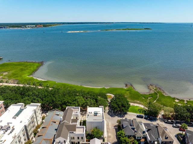 4 Exchange Street, Charleston, SC 29401