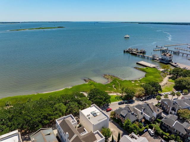 4 Exchange Street, Charleston, SC 29401