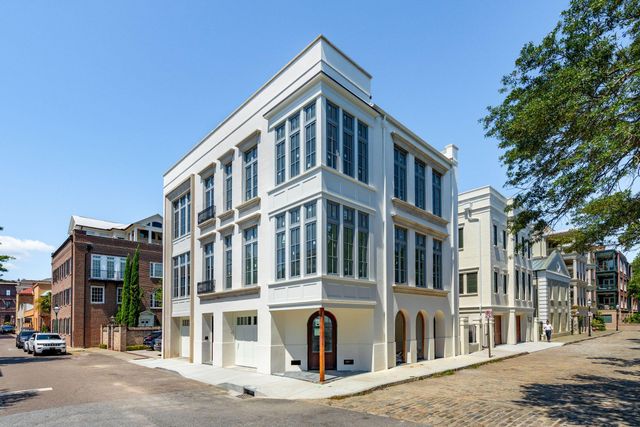 4 Exchange Street, Charleston, SC 29401