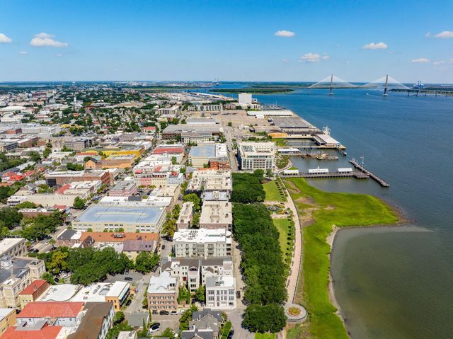 4 Exchange Street, Charleston, SC 29401