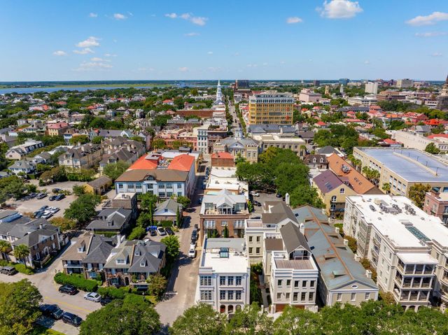 4 Exchange Street, Charleston, SC 29401