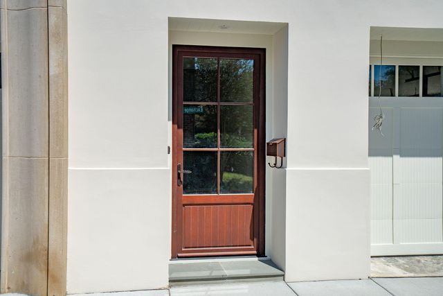 4 Exchange Street, Charleston, SC 29401