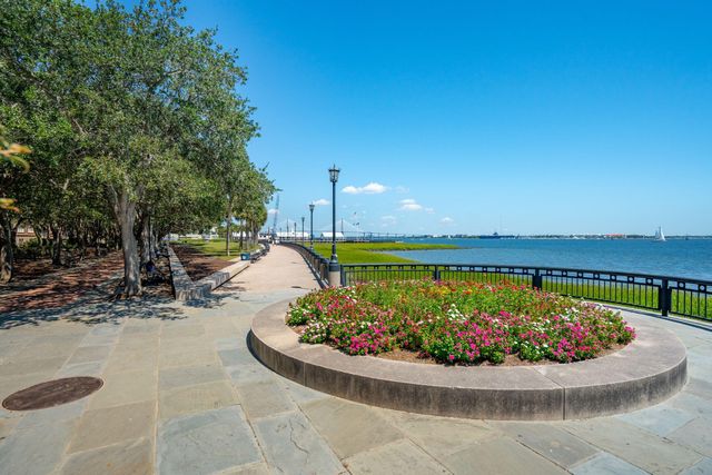 4 Exchange Street, Charleston, SC 29401